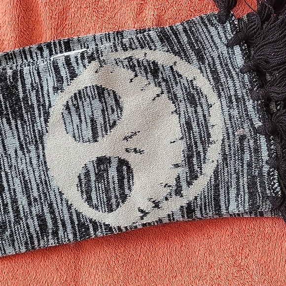 DISNEY Tim Burton'sTHE NIGHTMARE BEFORE CHRISTMAS Jack Skellington scarf - Picture 3 of 10